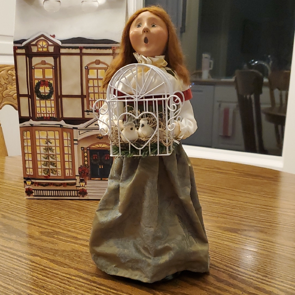 Byers' Choice "The Carolers" Two Turtle Doves figurine (with original box)